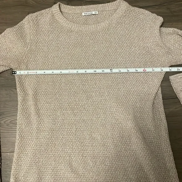 Women’s Pink Clover Beige Tan Crew Neck Sweater, Size Small - Picture 4 of 6